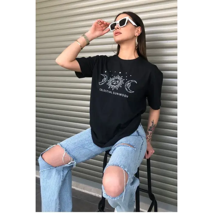 Bisiklet Yaka Siyah Ay Baskılı Oversize