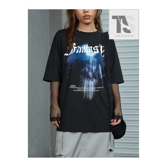 Goth Harfli Grafik Düşük Omuzlu Tişört