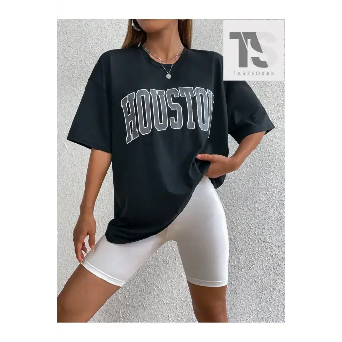 Harf Grafikli Düşük Omuzlu Tişört