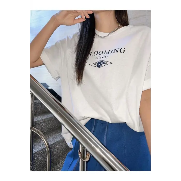 Kadın Beyaz Bloomıng Baskılı Oversize Bisiklet Yaka Tshirt