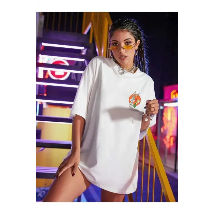 Kadın Beyaz Bugs Bunny Logo Baskılı Oversize T-shirt