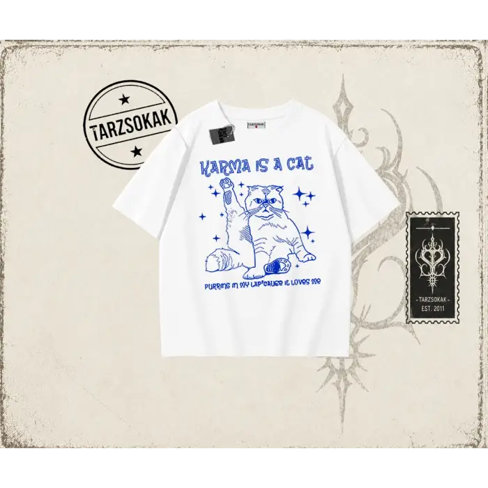 Kadın Karma is a Cat Oversize Unisex Tişört Beyaz