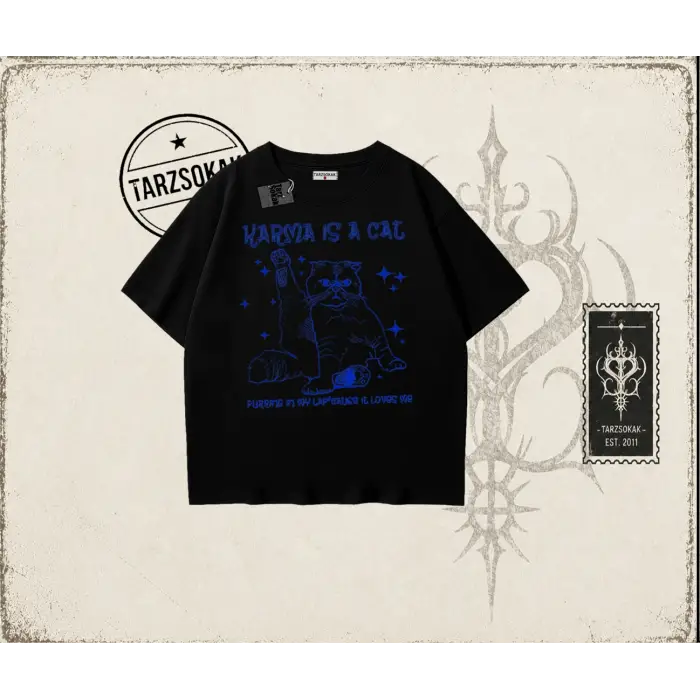 Kadın Karma is a Cat Oversize Unisex Tişört Beyaz