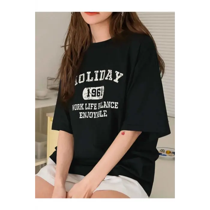 Kadın Siyah Holıday Baskılı Oversize Bisiklet Yaka Tshirt