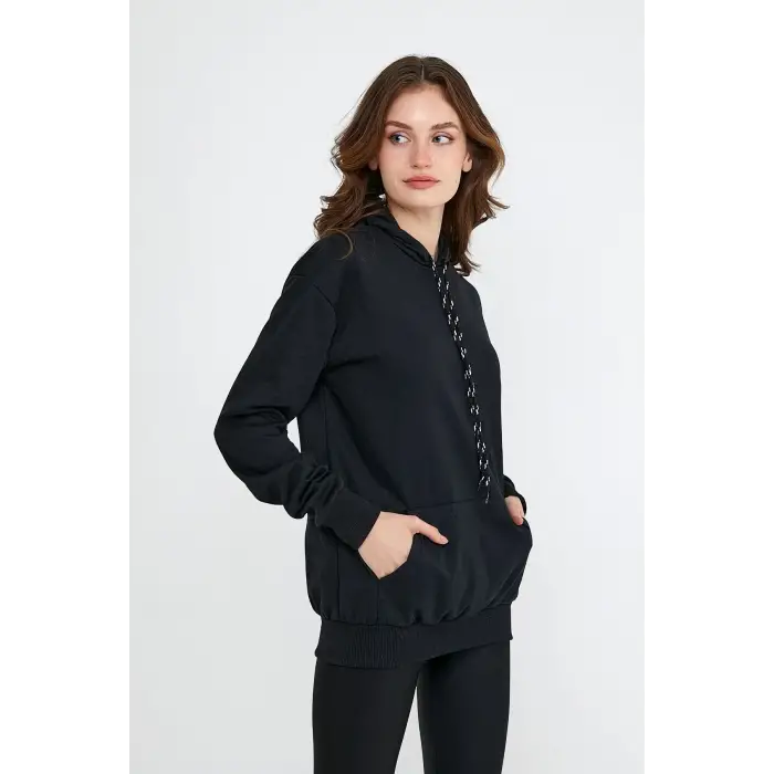 Kadın Siyah Kapüşonlu Kangru Cep Sweatshirt