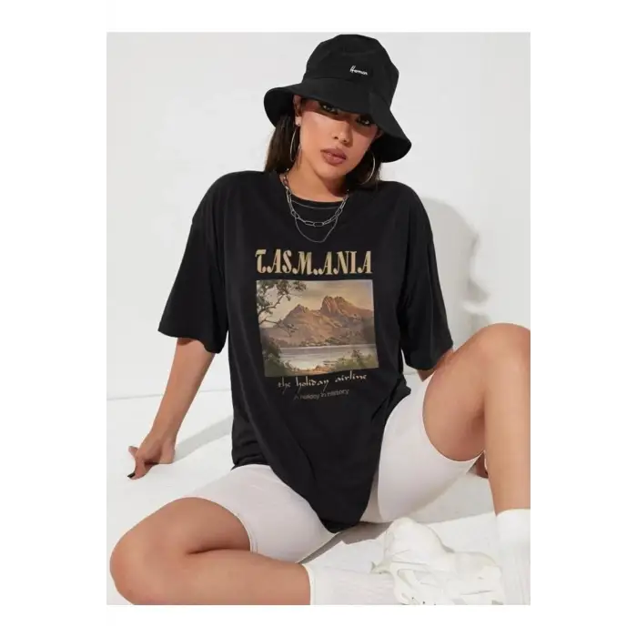 Kadın Siyah Tasmania Baskılı Oversize T-shirt
