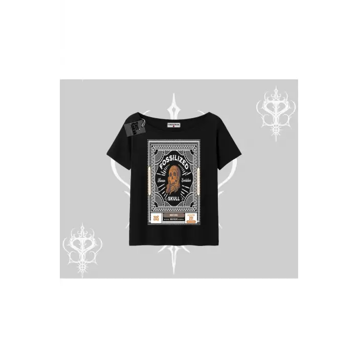Kayık Yaka Tshirt Fossilized Skull Underground Archive