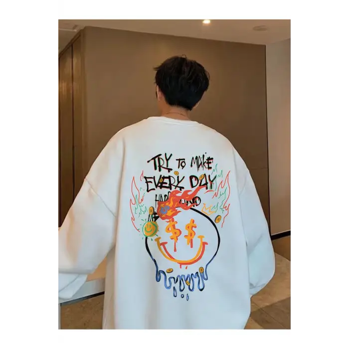 Manfinity EMRG Cartoon And Slogan Graphic Sweatshirt Beyaz