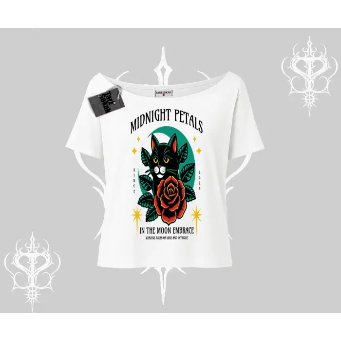 Midnight Petals Kedi Baskılı Kayık Yaka Tshirt