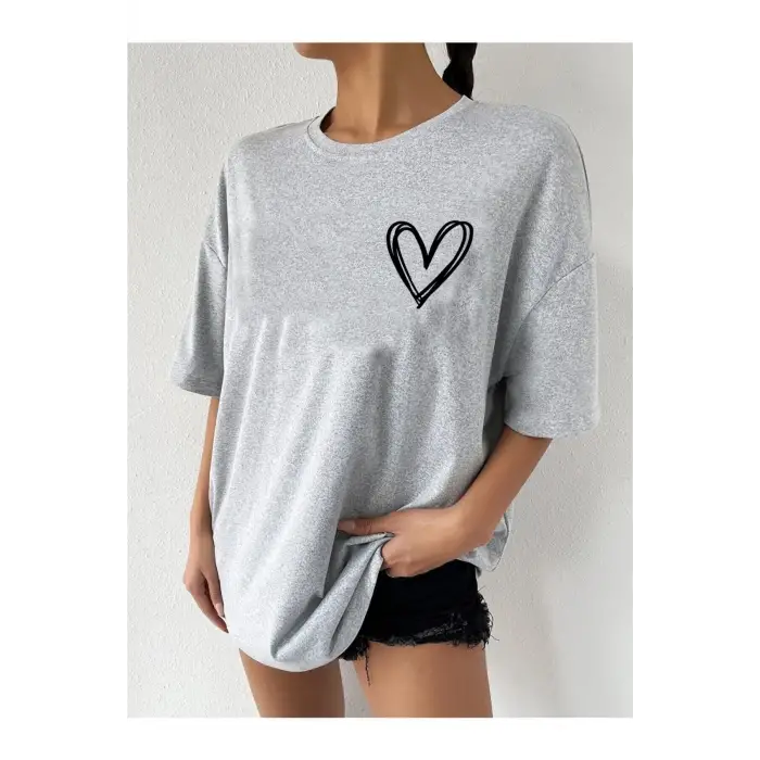 Minimal Kalp Baskılı Oversize Tshirt.