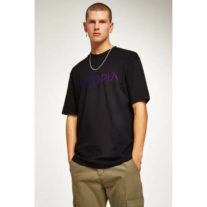 Oversize Utopia Baskılı Siyah Tshirt NRAGE159