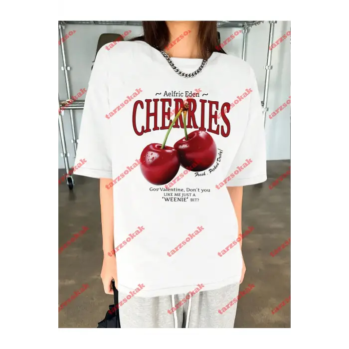 Red Cherries Baskılı Oversize Unisex Tshirt Beyaz