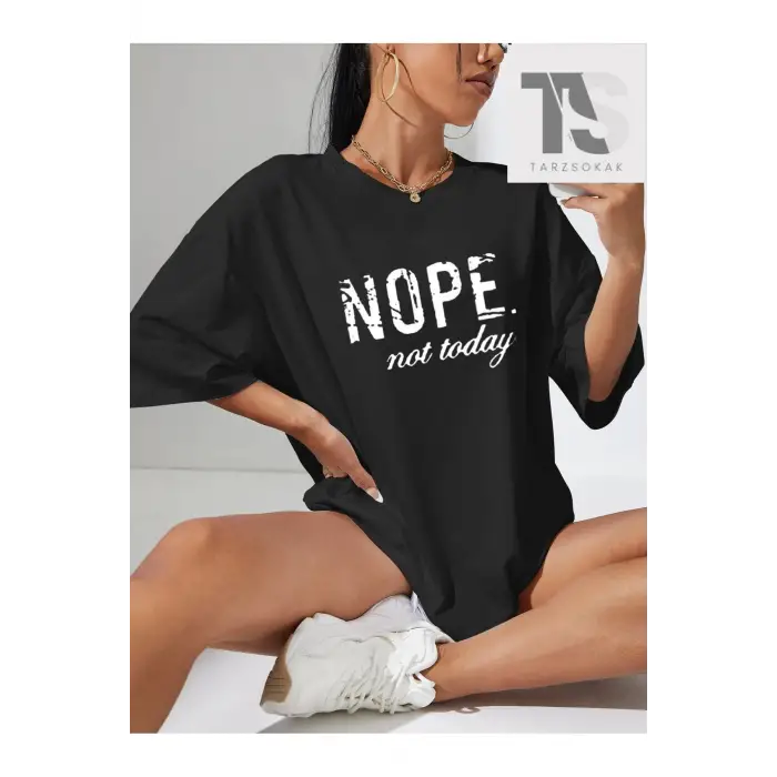 Slogan Grafikli Düşük Omuz Oversize Tişört