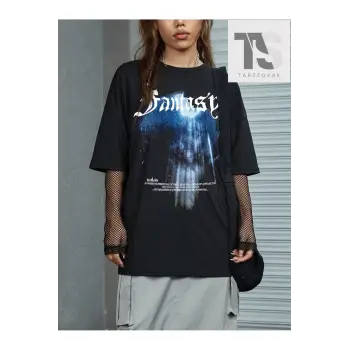 Goth Harfli Grafik Düşük Omuzlu Tişört