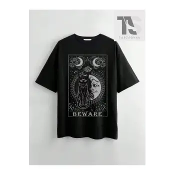 Goth Kedi ve Ay Baskılı Tişört