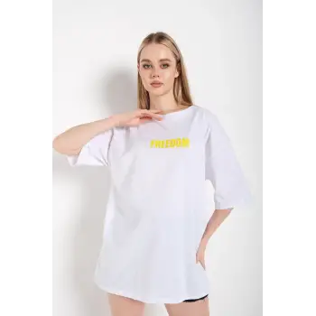 Kadın Beyaz Oversize Freedom Baskılı T-shirt