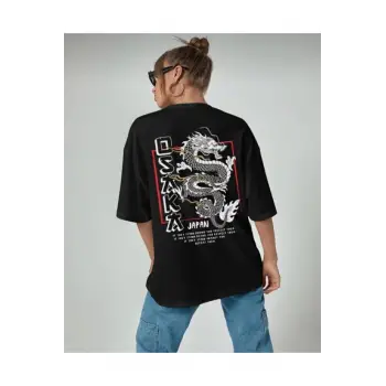 Kadın Oversize Osaka Baskılı Siyah Tshirt
