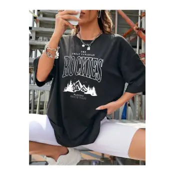 Kadın Siyah Rockıes Baskılı Oversize Bisiklet Yaka Tshirt