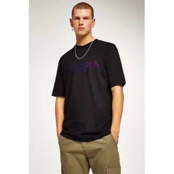 Oversize Utopia Baskılı Siyah Tshirt NRAGE159