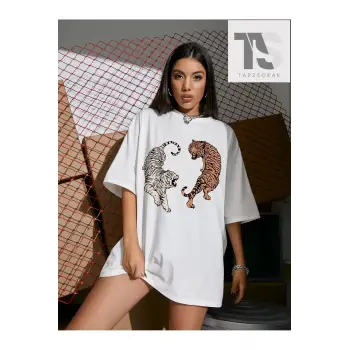 PETITE Karakter Tasarımlı Baskılı Kadın Tişört