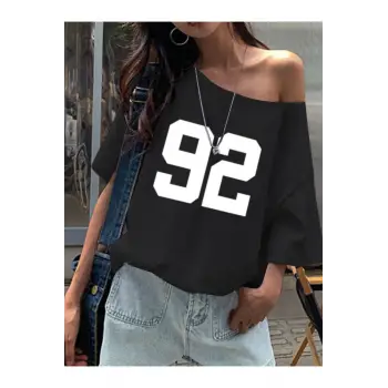 Siyah Kadın Düşük Omuz Kayık Yaka 92 Baskılı