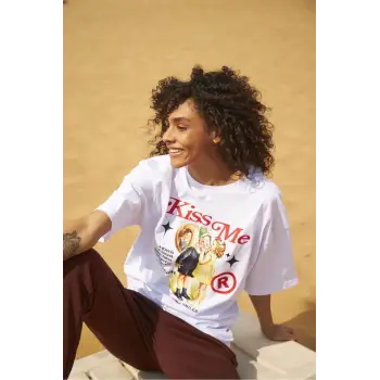 Unisex Kiss Me Tshirt Beyaz