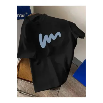 Unisex W Baskılı Tasarım