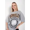 Kadın Gri Oversize Berkeley Baskılı T-shirt