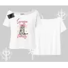 Serene Beauty Kedi Baskılı  Kayık Yaka Tshirt