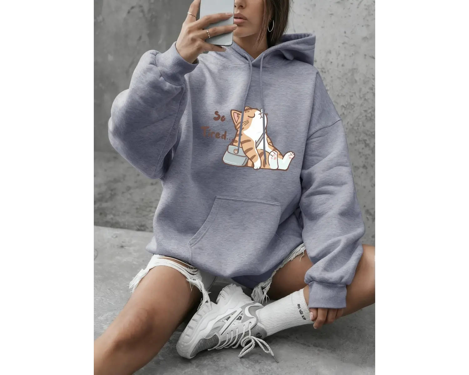 Abstract Cat Is Too Tired Baskılı Tişörtler Bayan Temel Ürünleri Bisiklet Yaka Kapüşonlu Üstl