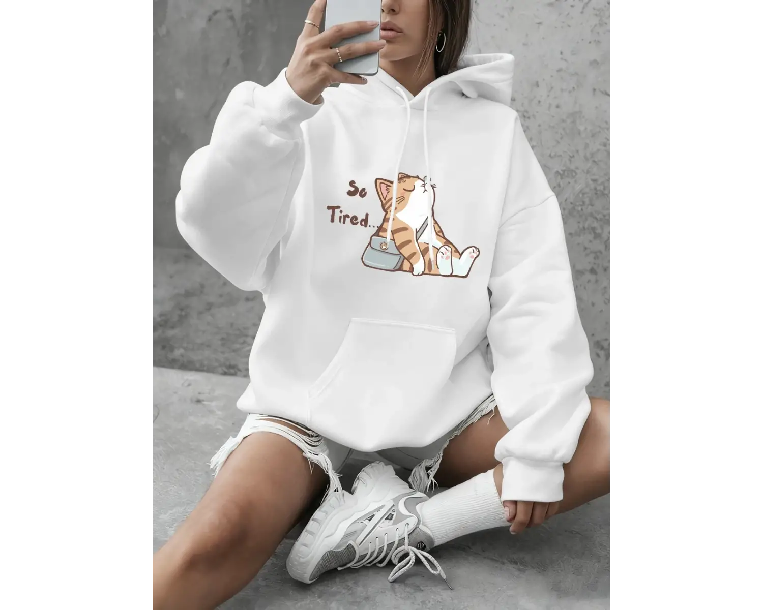 Abstract Cat Is Too Tired Baskılı Tişörtler Bayan Temel Ürünleri Bisiklet Yaka Kapüşonlu Üstl
