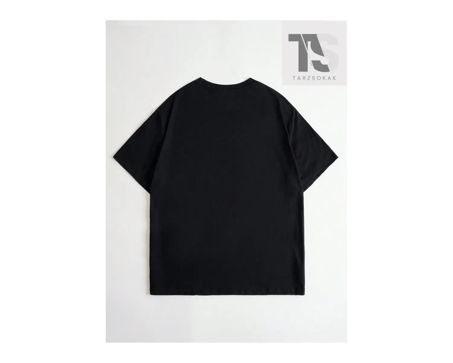 Anime Erkekler Araba ve Mektup Grafikli Tişört