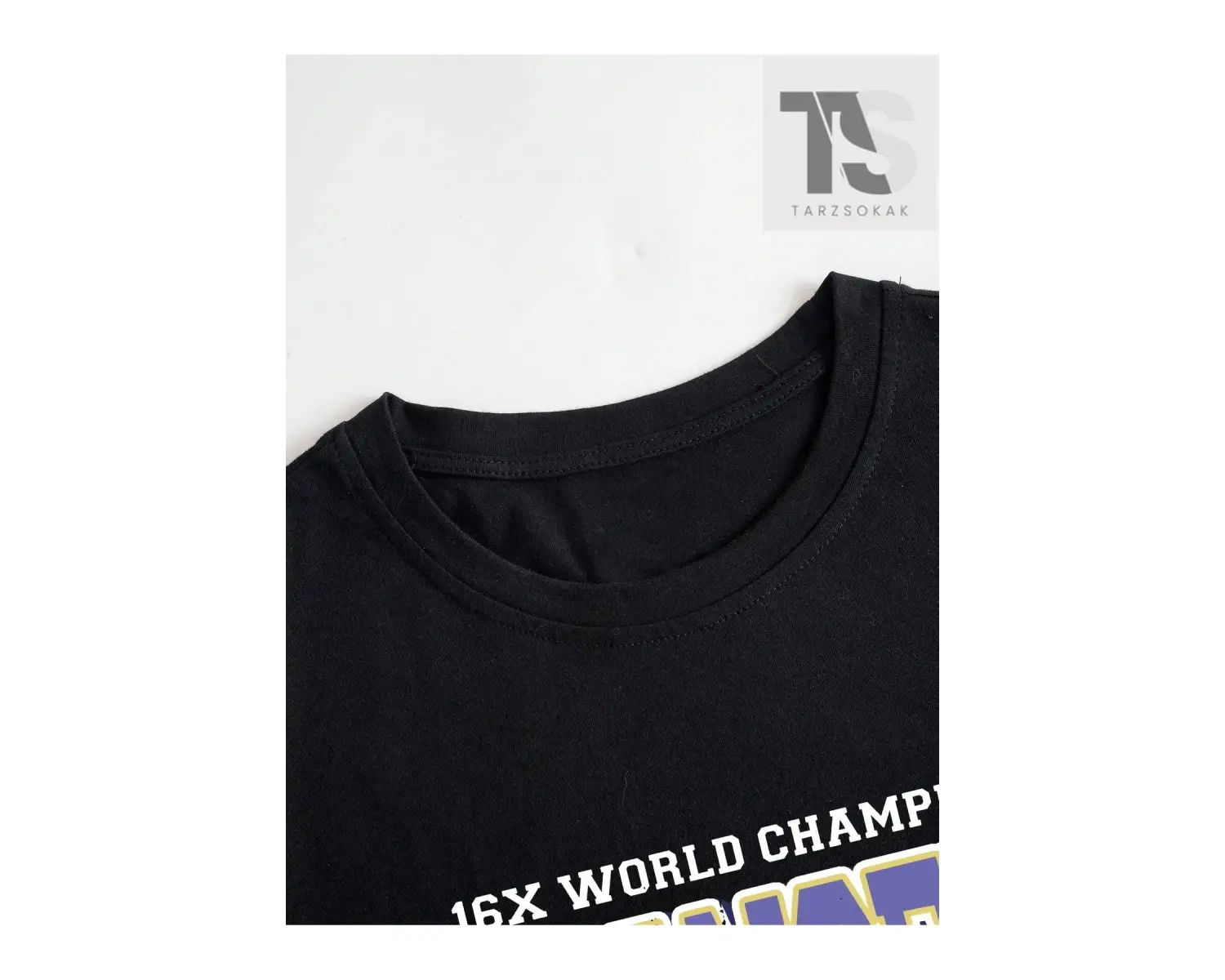 Anime Erkekler Araba ve Mektup Grafikli Tişört