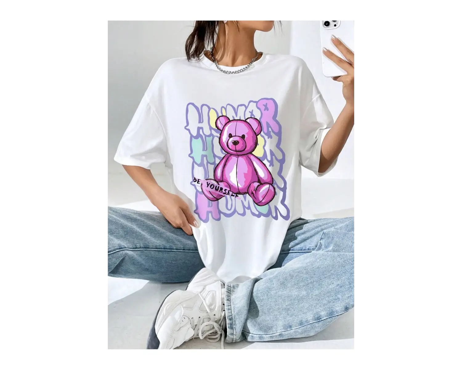 Ayı ve Mektup Baskılı ve Düşük Omuz Tasarımlı Bol Kesim Kadın Tişört