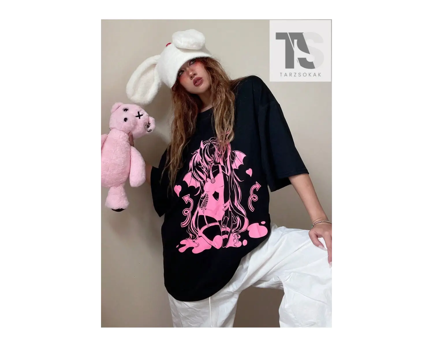 Ayı ve Sloganlı Grafikli Düşük Omuz Tişört