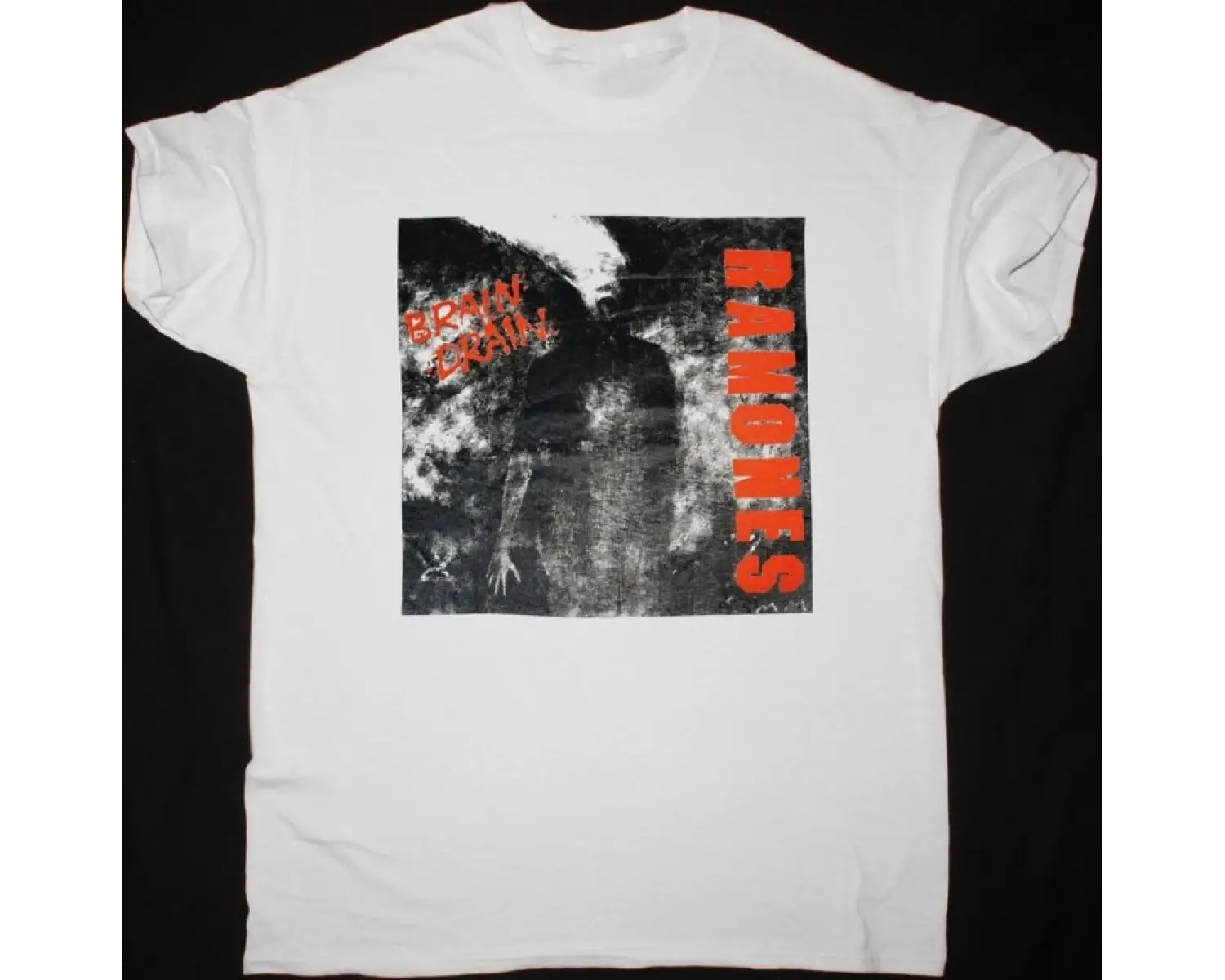 BAUHAUS IN THE FLAT FIELD BLACK T-SHIRT ÖN VE ARAKA BASKILI