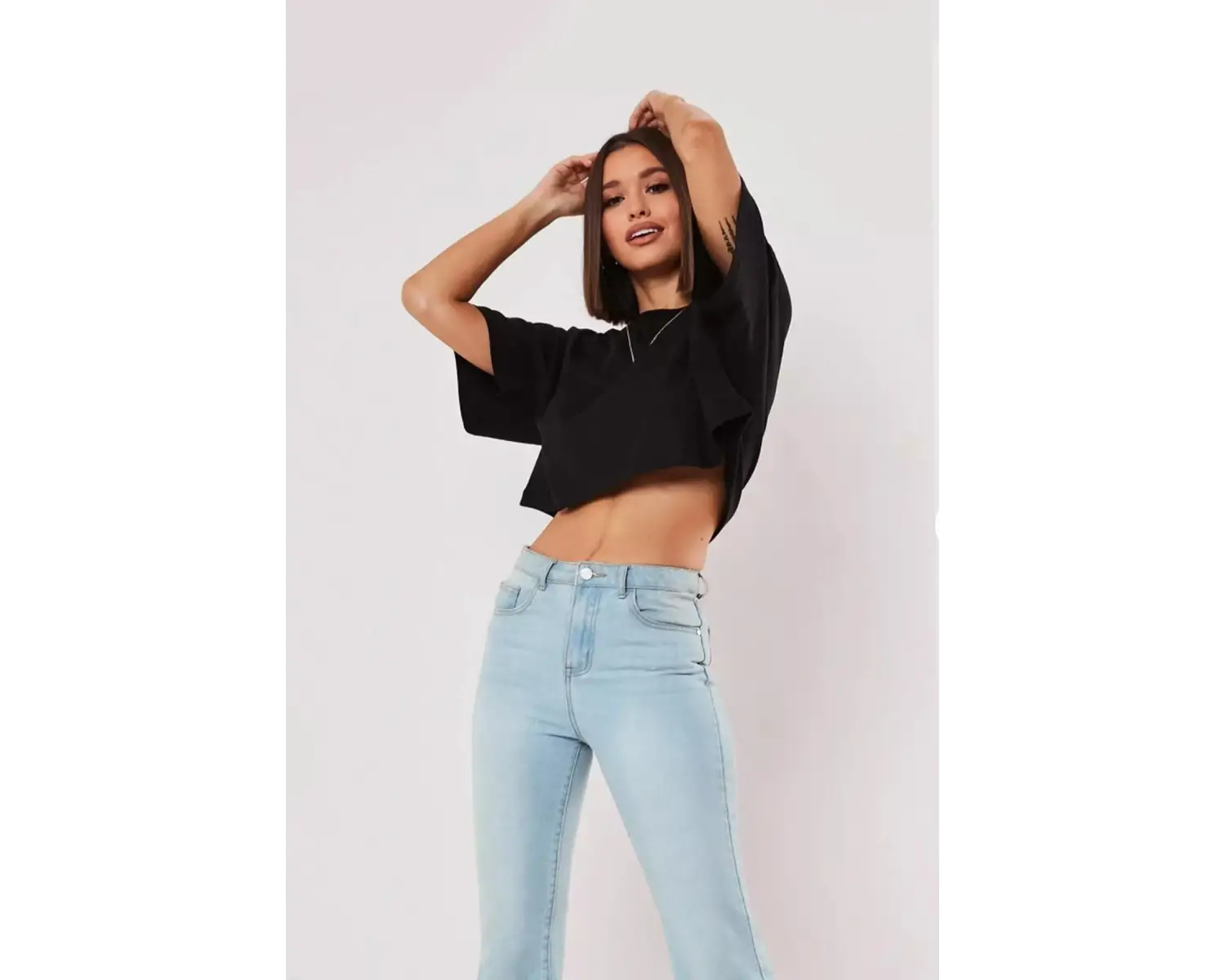 Beyaz %100 Pamuk Bisiklet Yaka Oversize Crop T-shirt