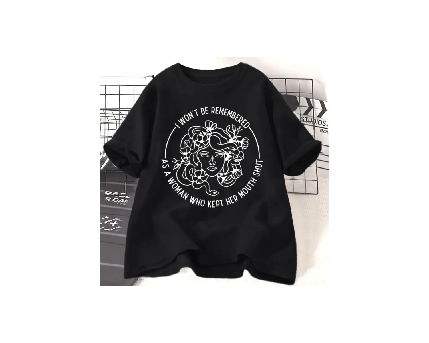 Beyaz Bisiklet Yaka Günlük Konsept Ben Metaadaların Hatırlanması Gereken Gr