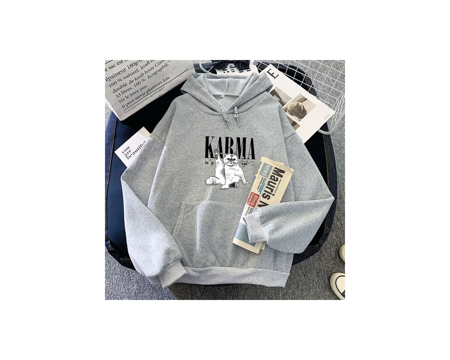 Beyaz Eras Turu Karma Bir Kedi Büyük Boy Moda AnimeY