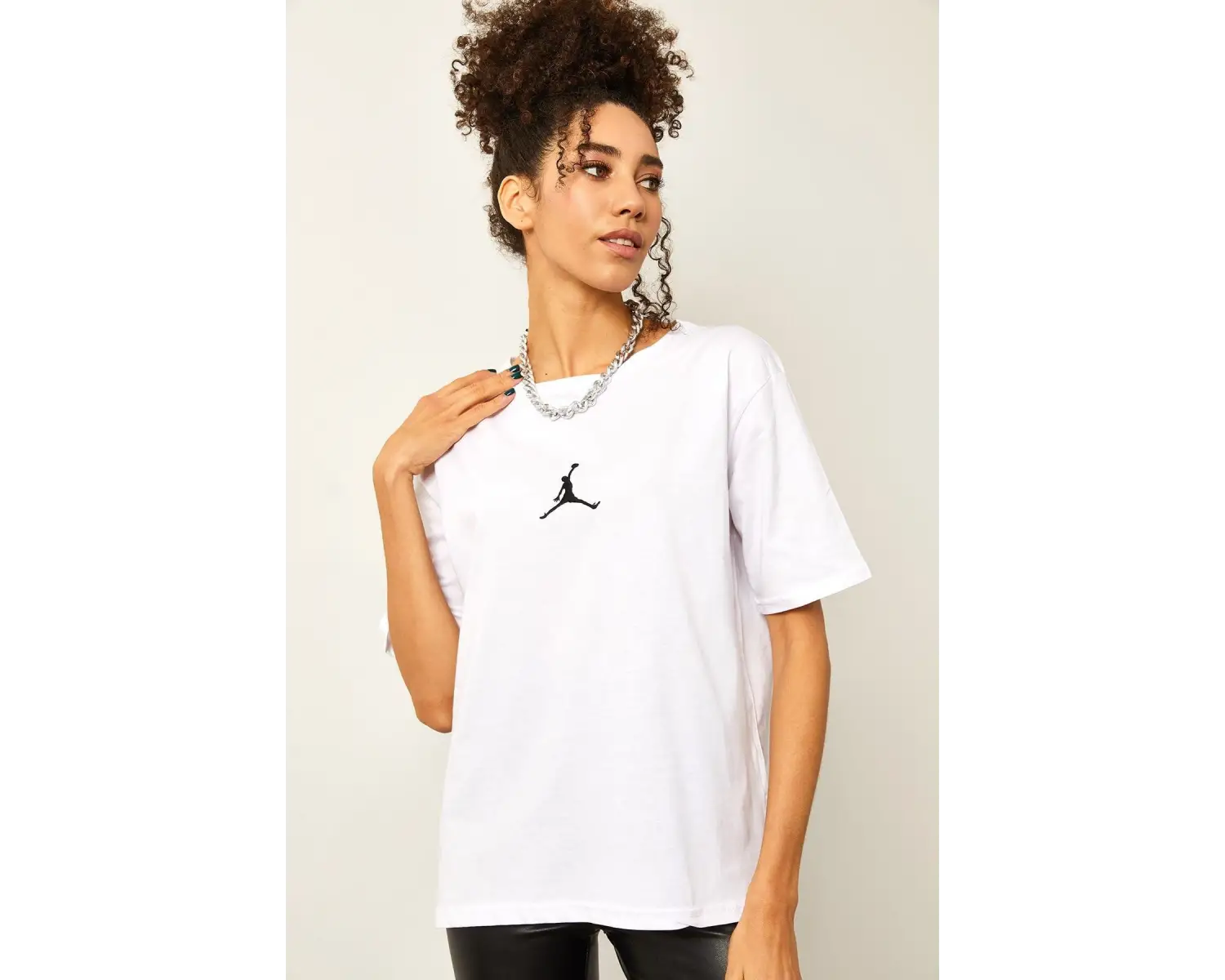 Beyaz Kadın Air Baskılı Bisiklet Yaka Tişört