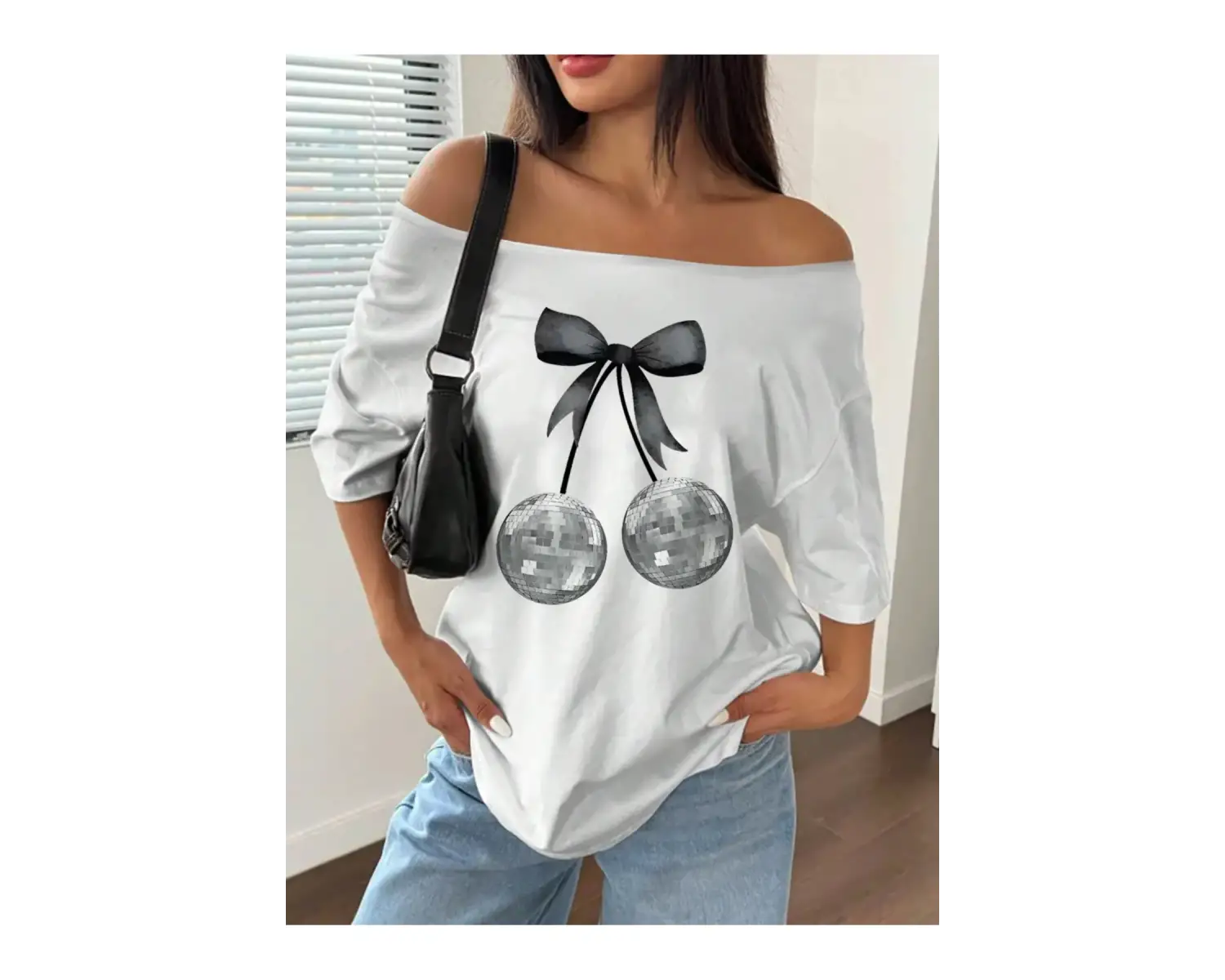 Beyaz Kadın Düşük Omuz Kayık Yaka Baskılı