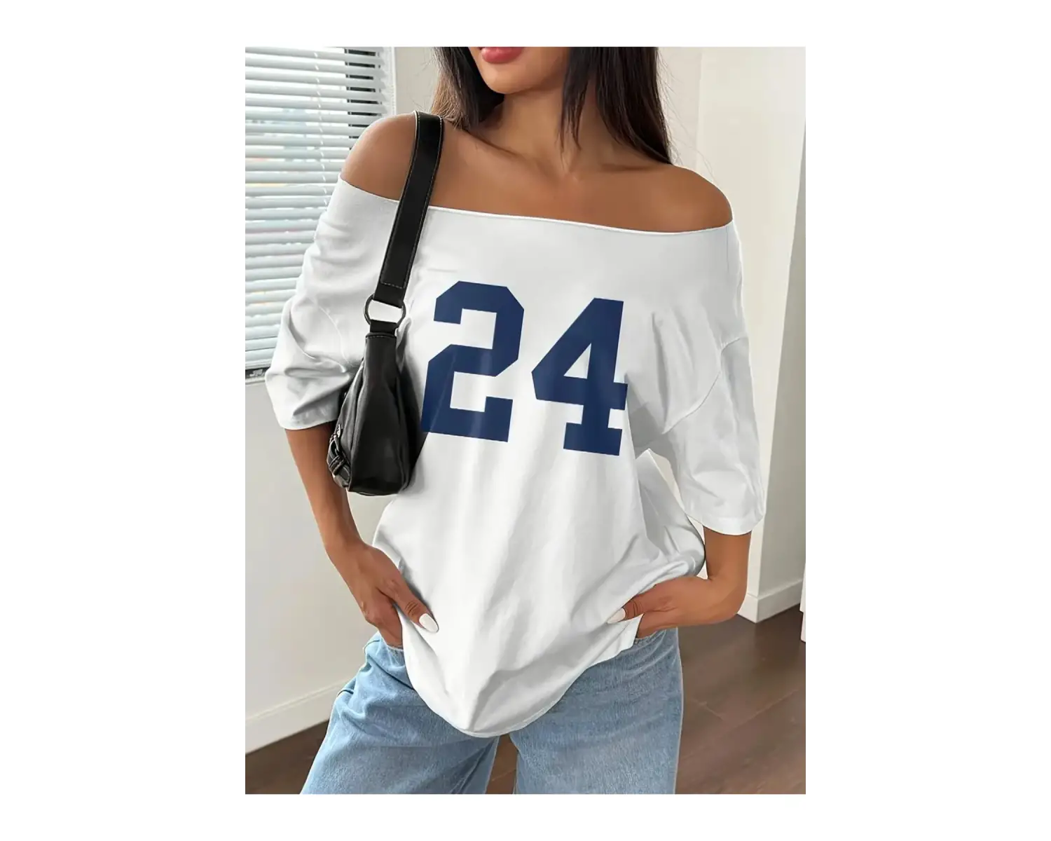 Beyaz Kadın Düşük Omuz Kayık Yaka Baskılı