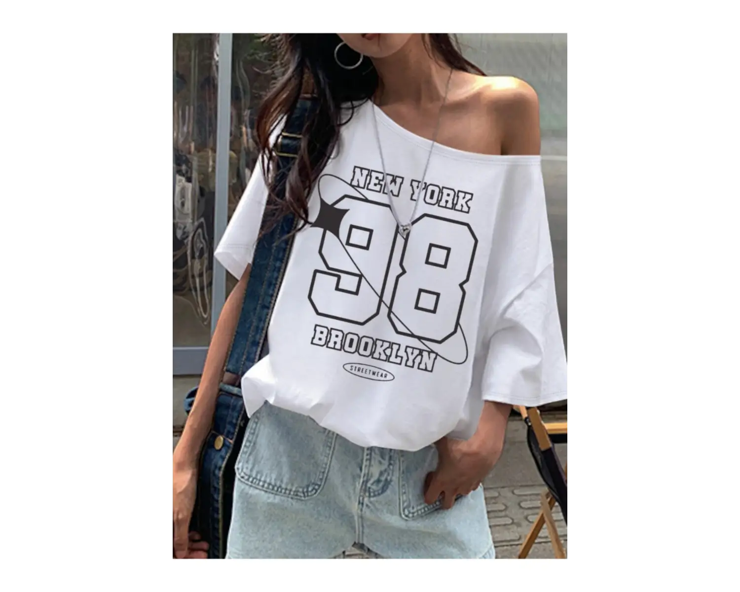 Beyaz Kadın Düşük Omuz Kayık Yaka Brooklyn 98 Baskılı