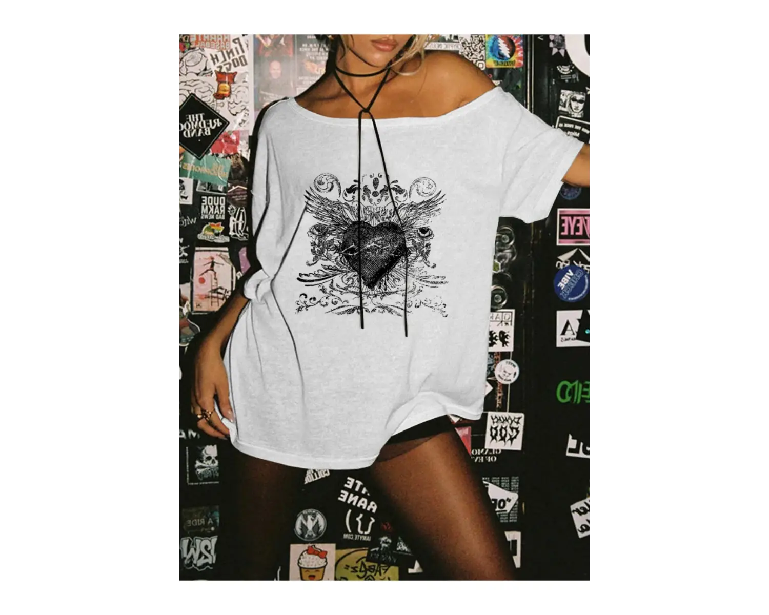 Beyaz Kadın Düşük Omuz Kayık Yaka Kalp Kanat Baskılı