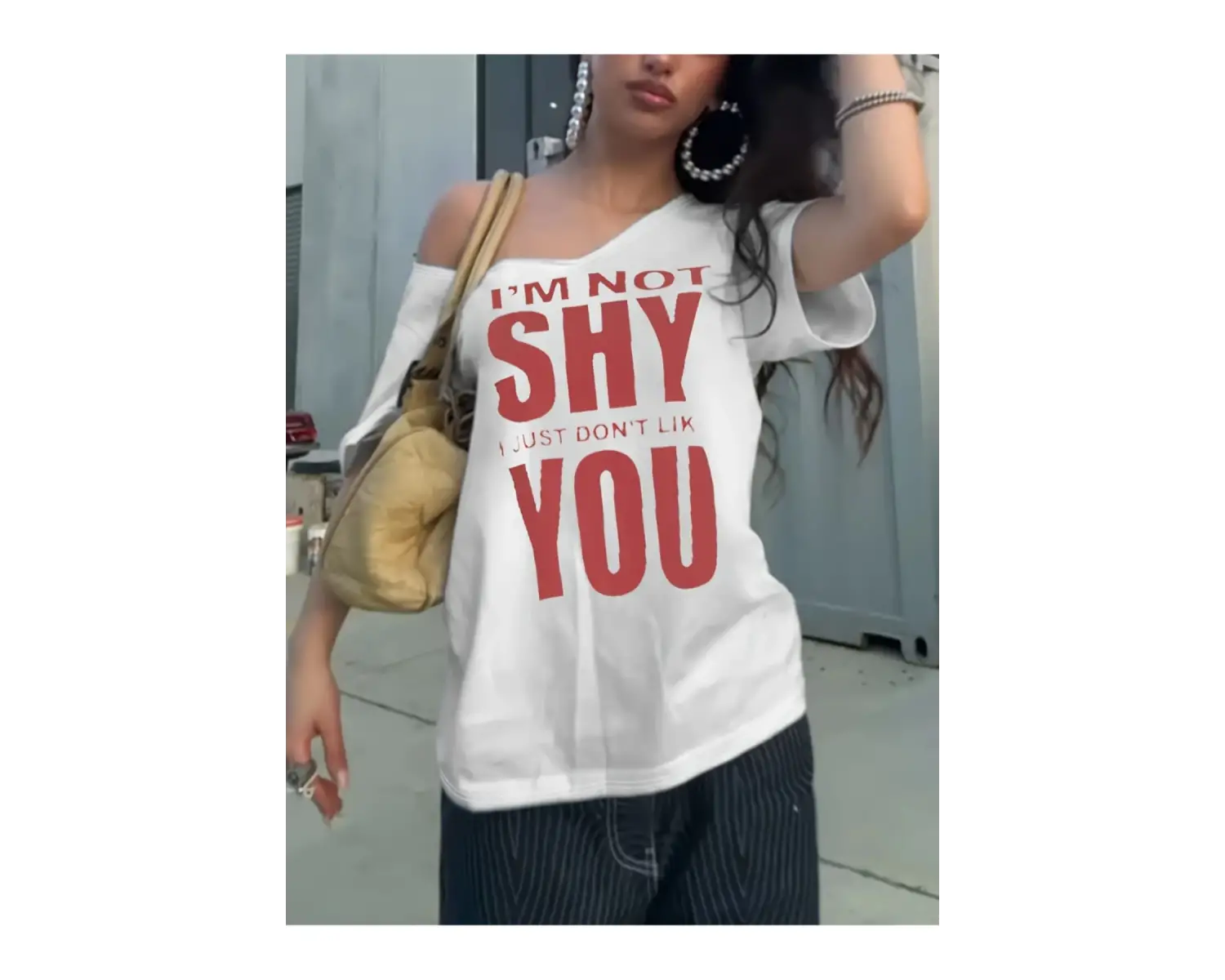 Beyaz Kadın Düşük Omuz Kayık Yaka Shy You Baskılı