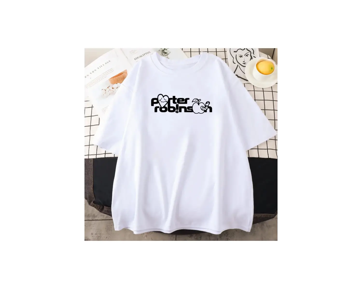 Beyaz Karikatür Tee Porter Robinson gülümseme dünya