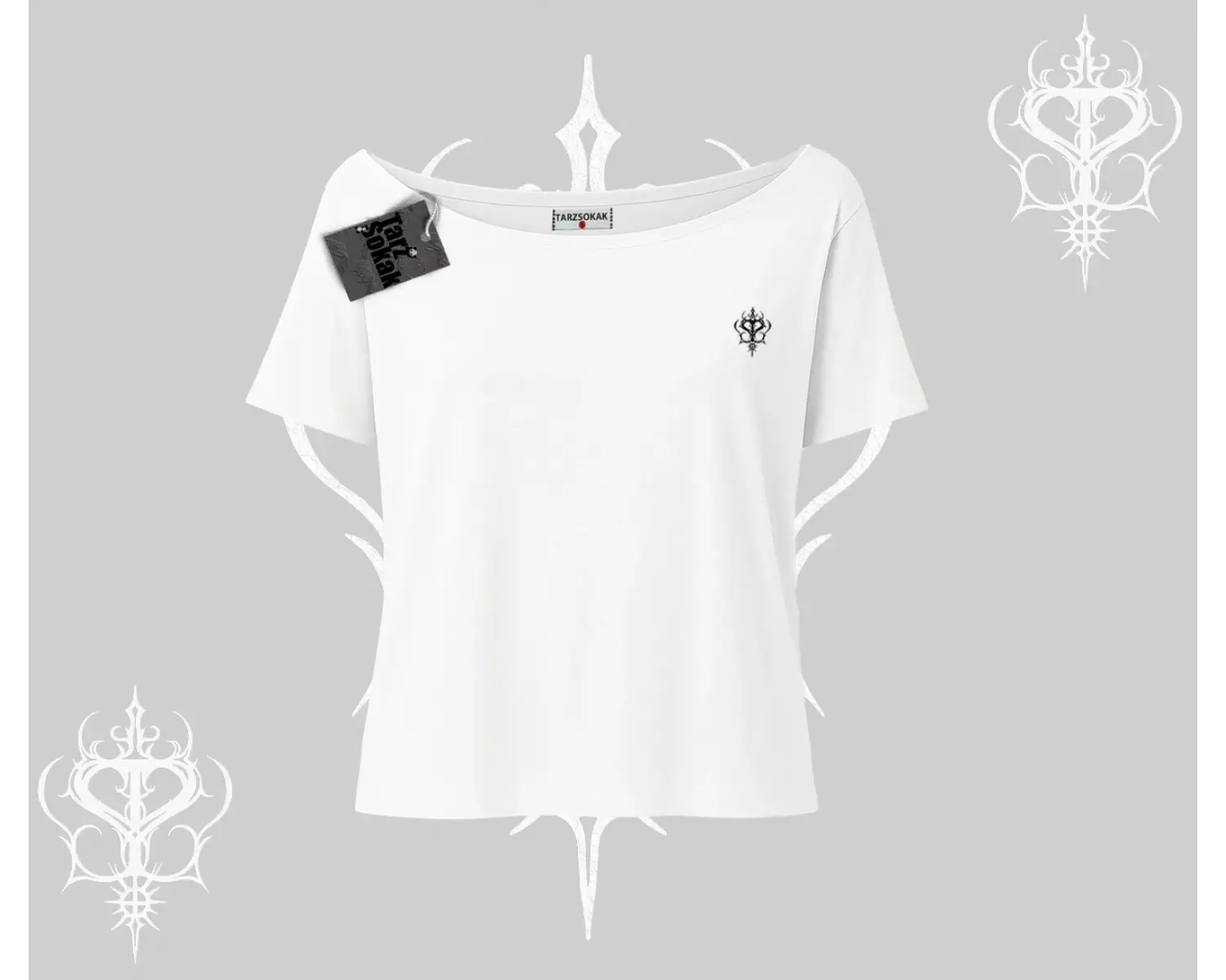 Beyaz Kayık yaka Tişört Özel logolu