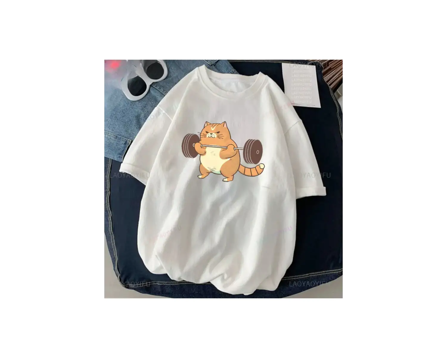 Beyaz Kedi Halter baskılı Çalışma Komik Spor Salonu Tasarım Etiket Grafik li T