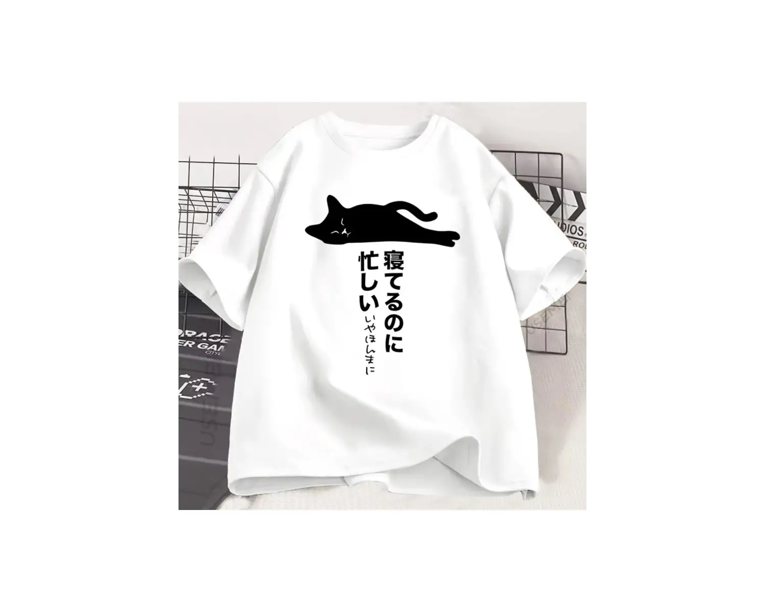 Beyaz Komik Tembel Kedi Japon Sokak T Yuvarlak Boyun Tee Ret