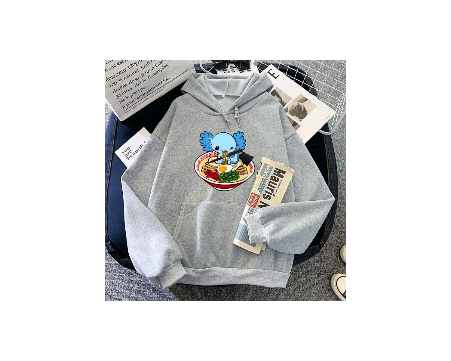 Beyaz Mavi Axolotl yeme Ra grafik HoodiesKawaii Kawaii bas